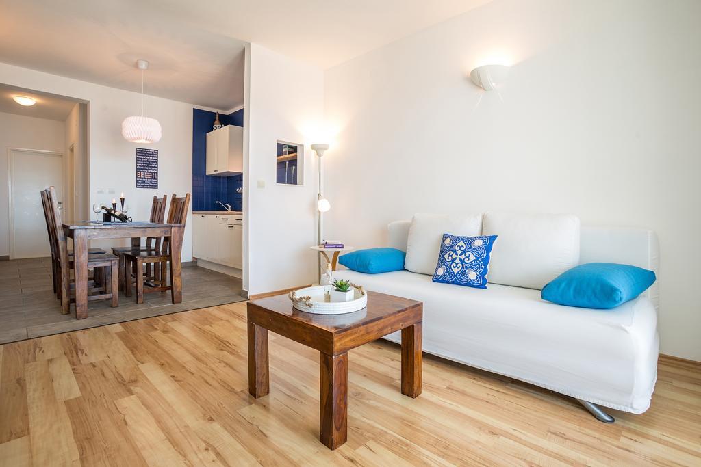 Zlatni Bol Apartments Esterno foto
