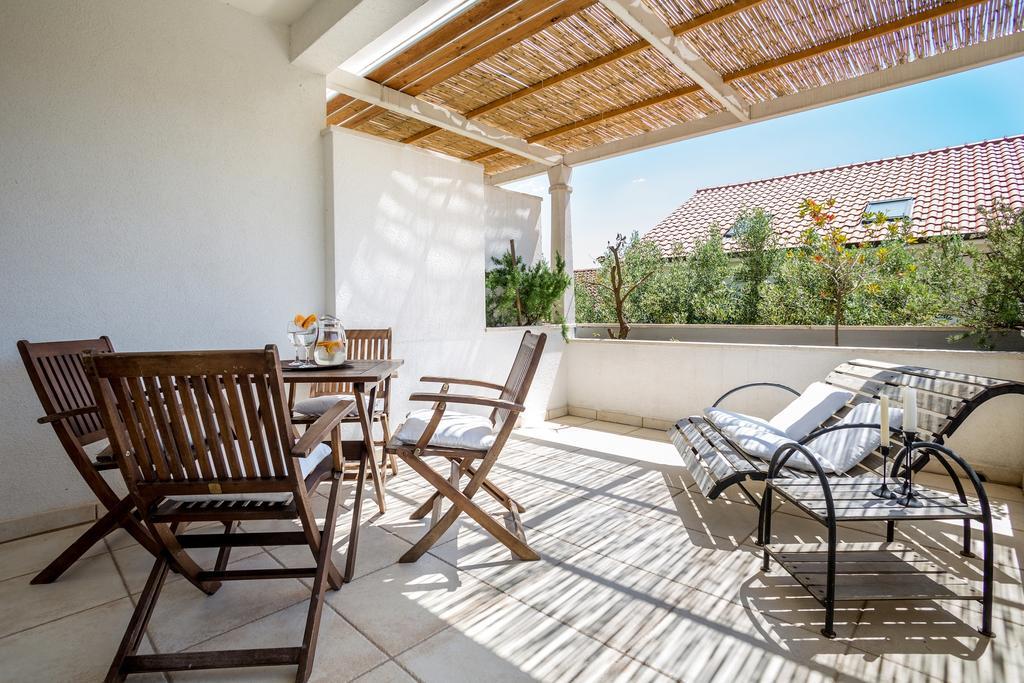 Zlatni Bol Apartments Esterno foto