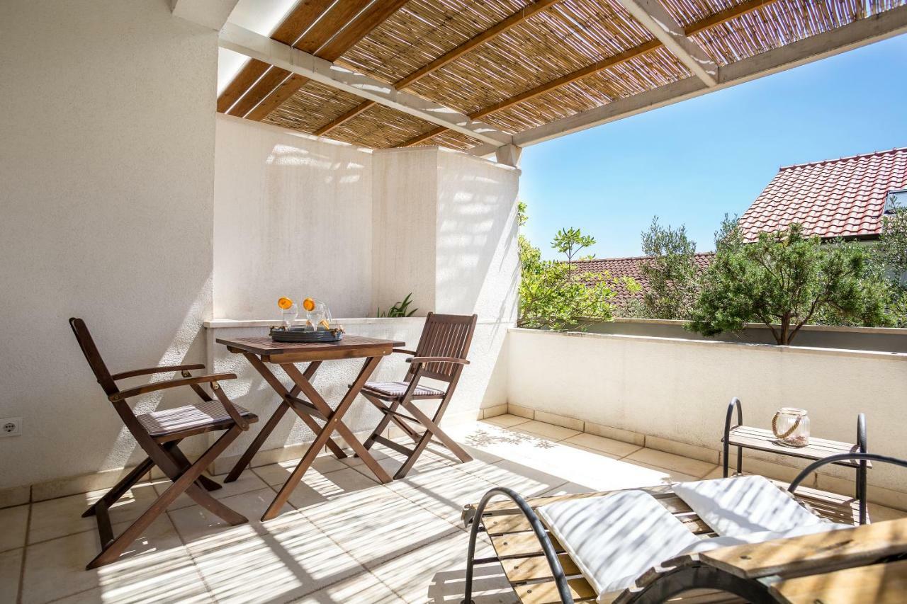 Zlatni Bol Apartments Esterno foto